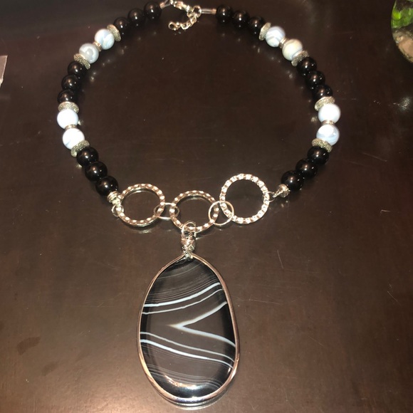 Agate and Jade Necklace - Picture 3 of 4
